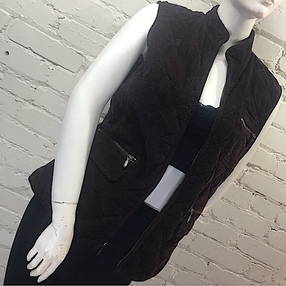 Zip-Up Insulated Corduroy Vest - Picture 9 of 9